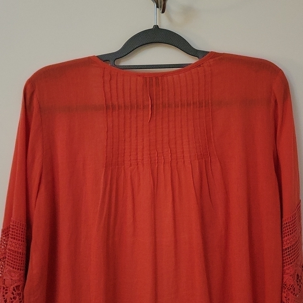 V CRISTINA Coral Crochet Lace Pintucked Kimono Festival Blouse - Picture 9 of 10